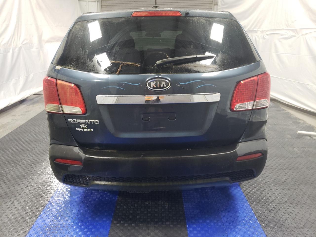 5XYKT3A12BG056267 2011 Kia Sorento Base