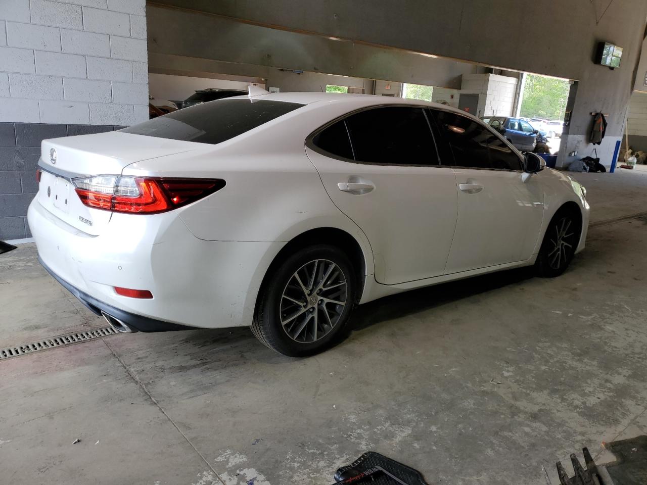 JTHBK1GG1G2240148 2016 Lexus Es 350