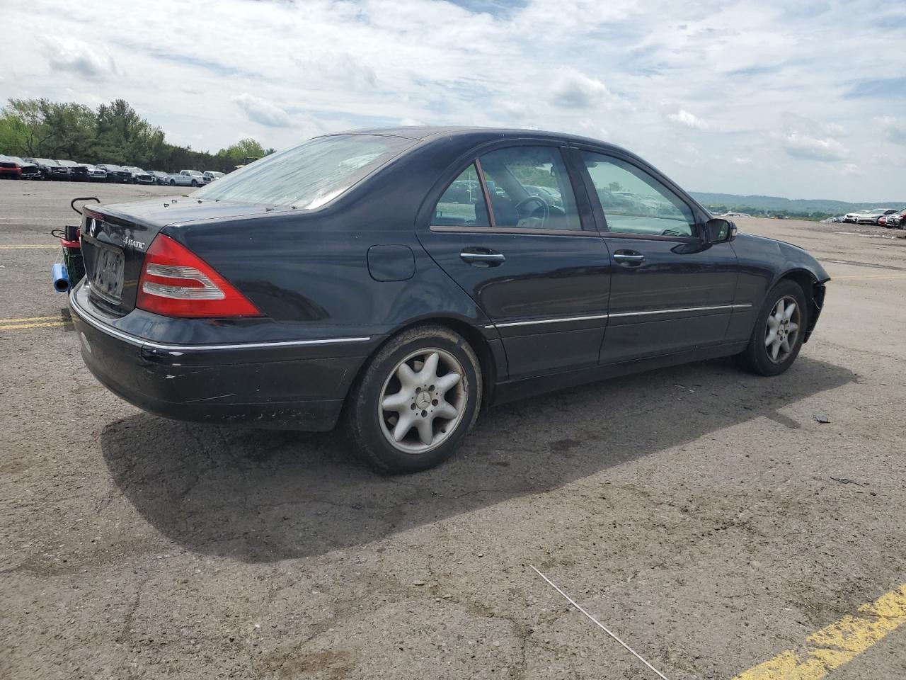 WDBRF84J64F551560 2004 Mercedes-Benz C 320 4Matic