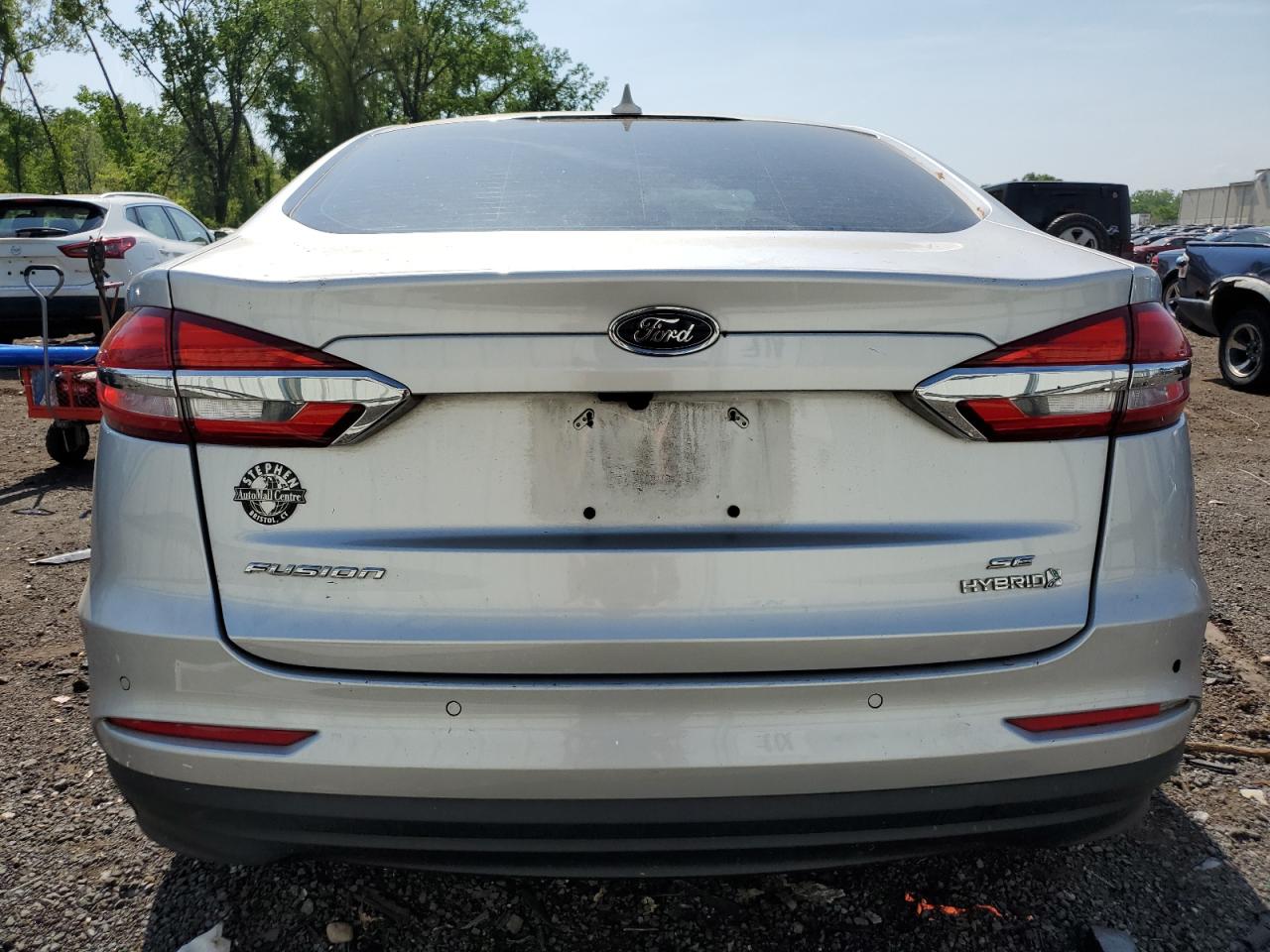 3FA6P0LU1KR105787 2019 Ford Fusion Se