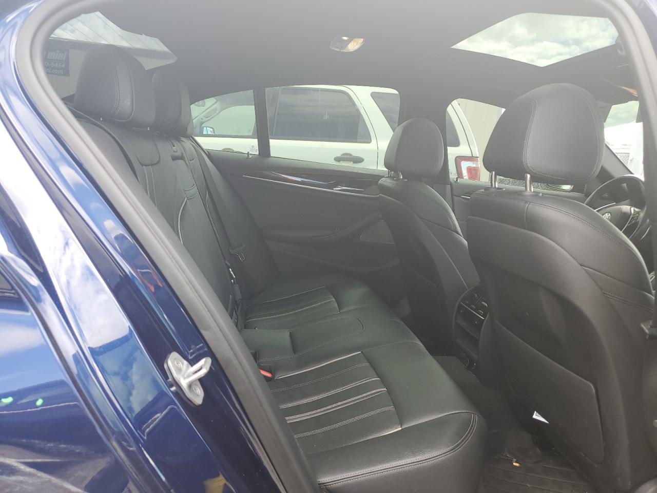 WBAJE7C35HG887440 2017 BMW 540 Xi