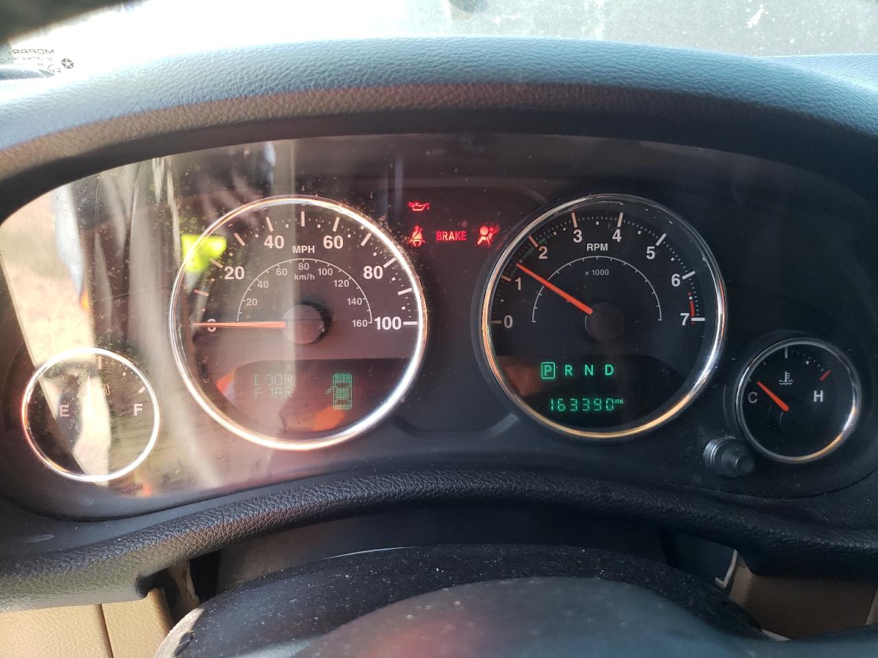 1C4BJWEG4GL165475 2016 Jeep Wrangler Unlimited Sahara