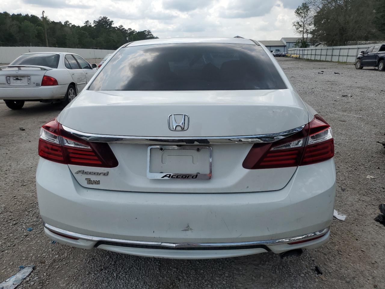 2017 Honda Accord Lx vin: 1HGCR2F36HA145521