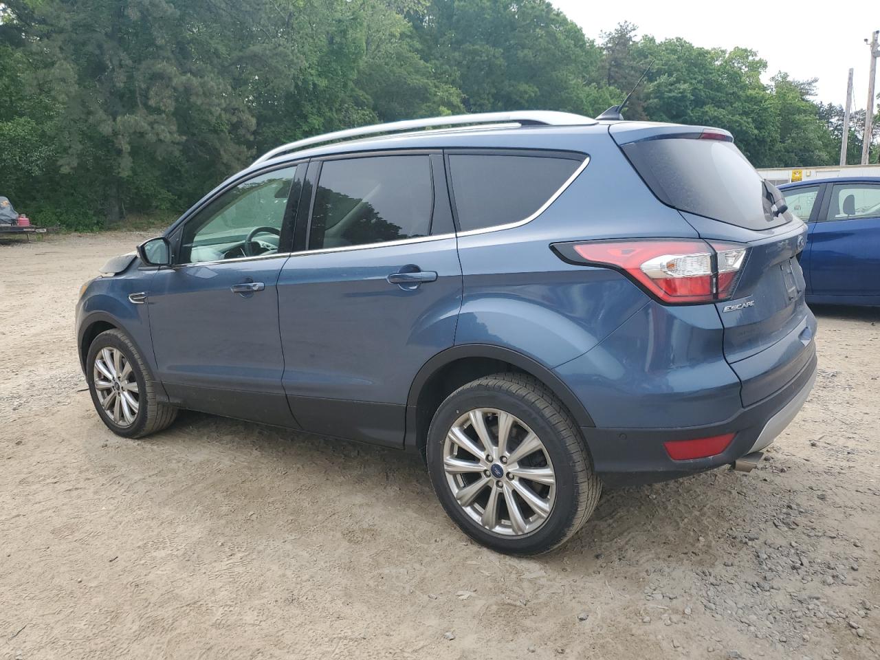 1FMCU9J94JUB92466 2018 Ford Escape Titanium