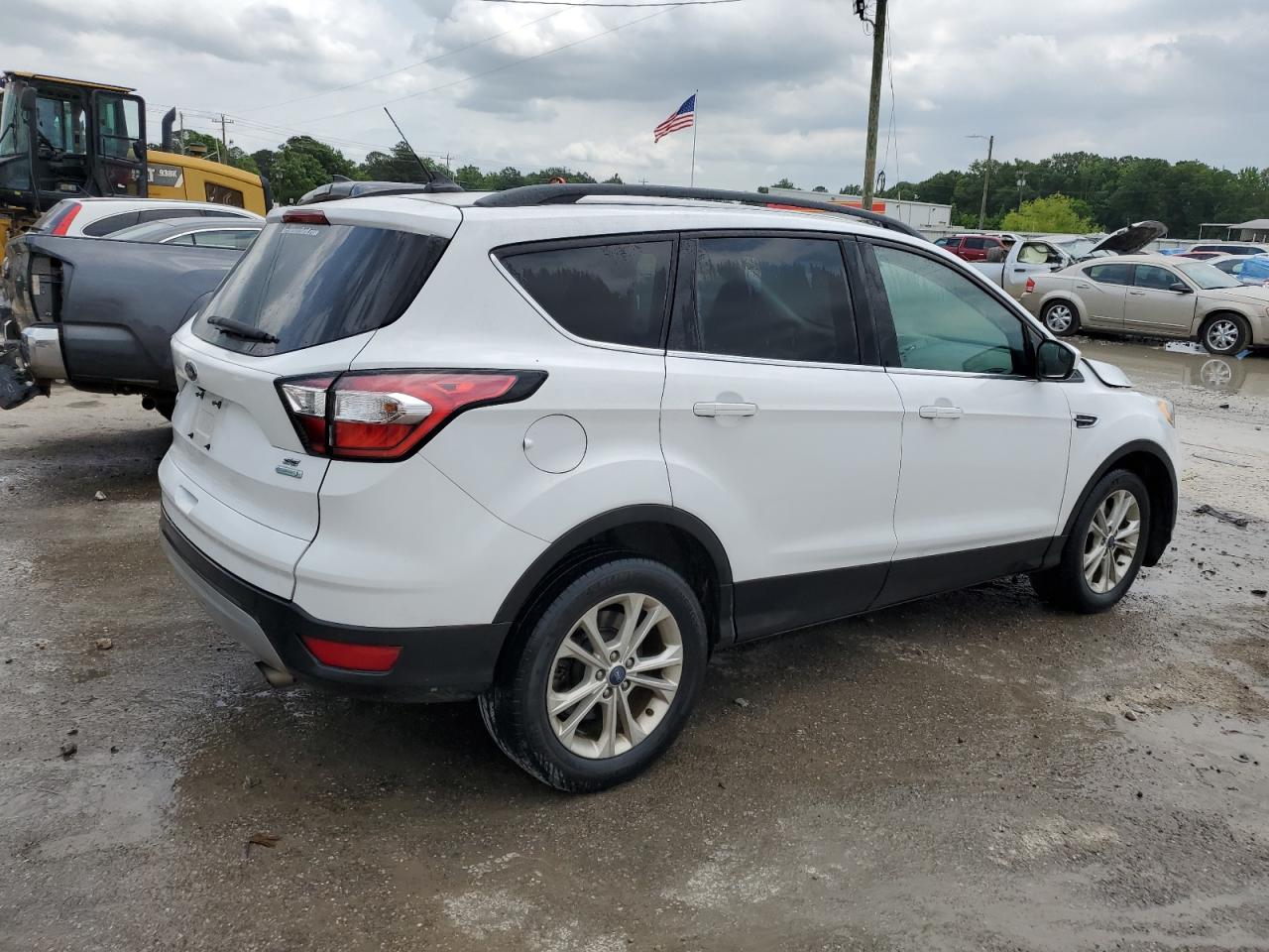 1FMCU0GD7JUB54320 2018 Ford Escape Se