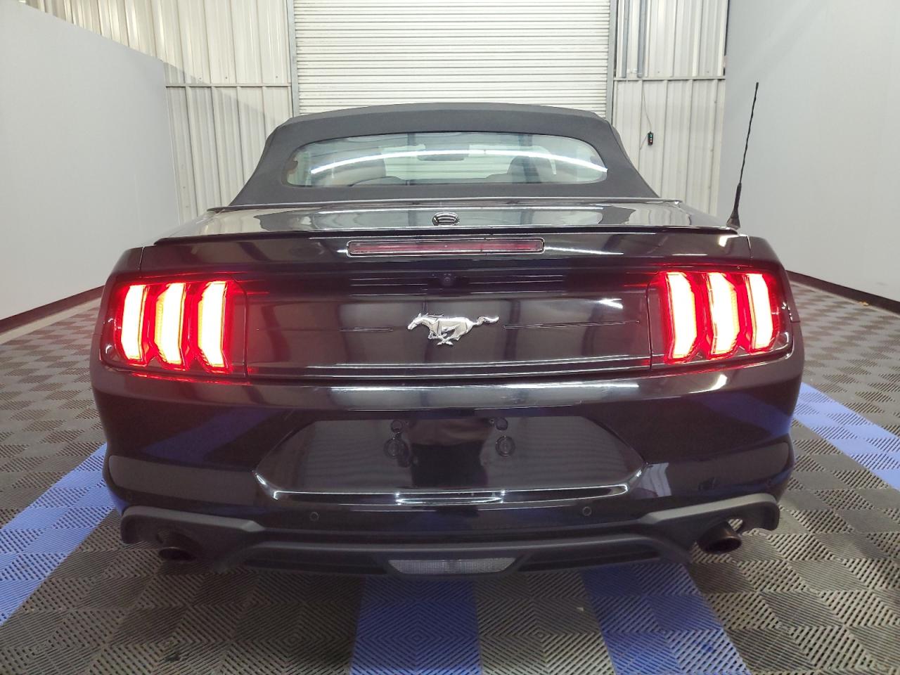 2022 Ford Mustang vin: 1FATP8UH4N5121492