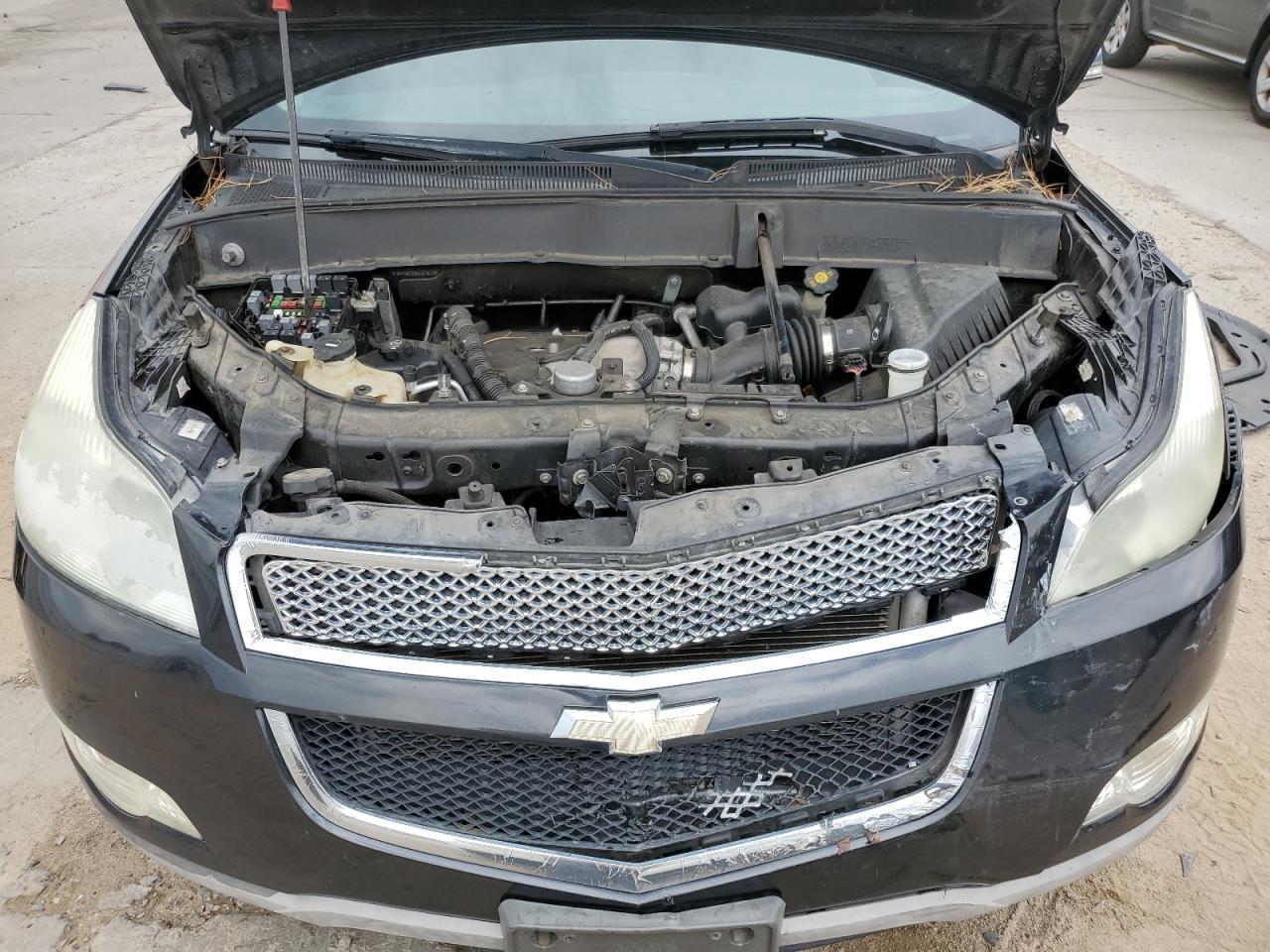 1GNKVGED2BJ327650 2011 Chevrolet Traverse Lt