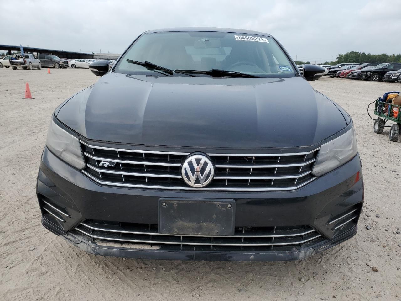 1VWAA7A35JC032328 2018 Volkswagen Passat S