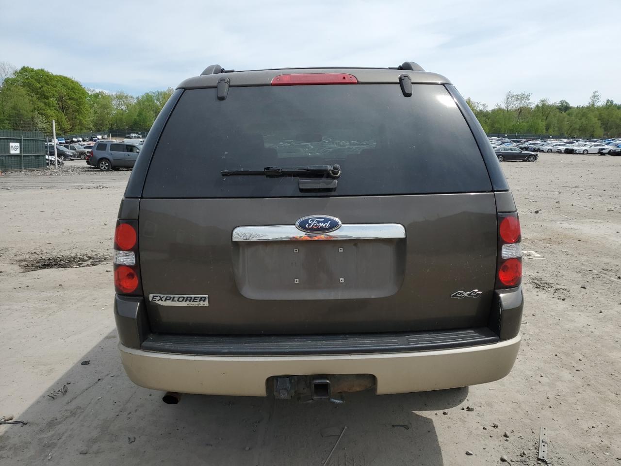 1FMEU74EX8UA02489 2008 Ford Explorer Eddie Bauer