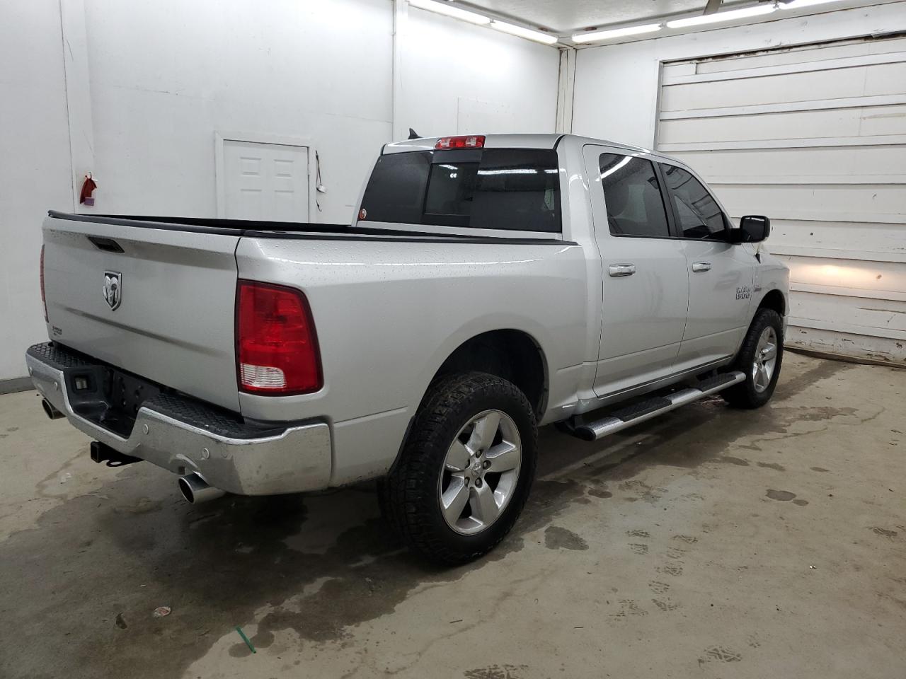 1C6RR6LT0FS784688 2015 Ram 1500 Slt