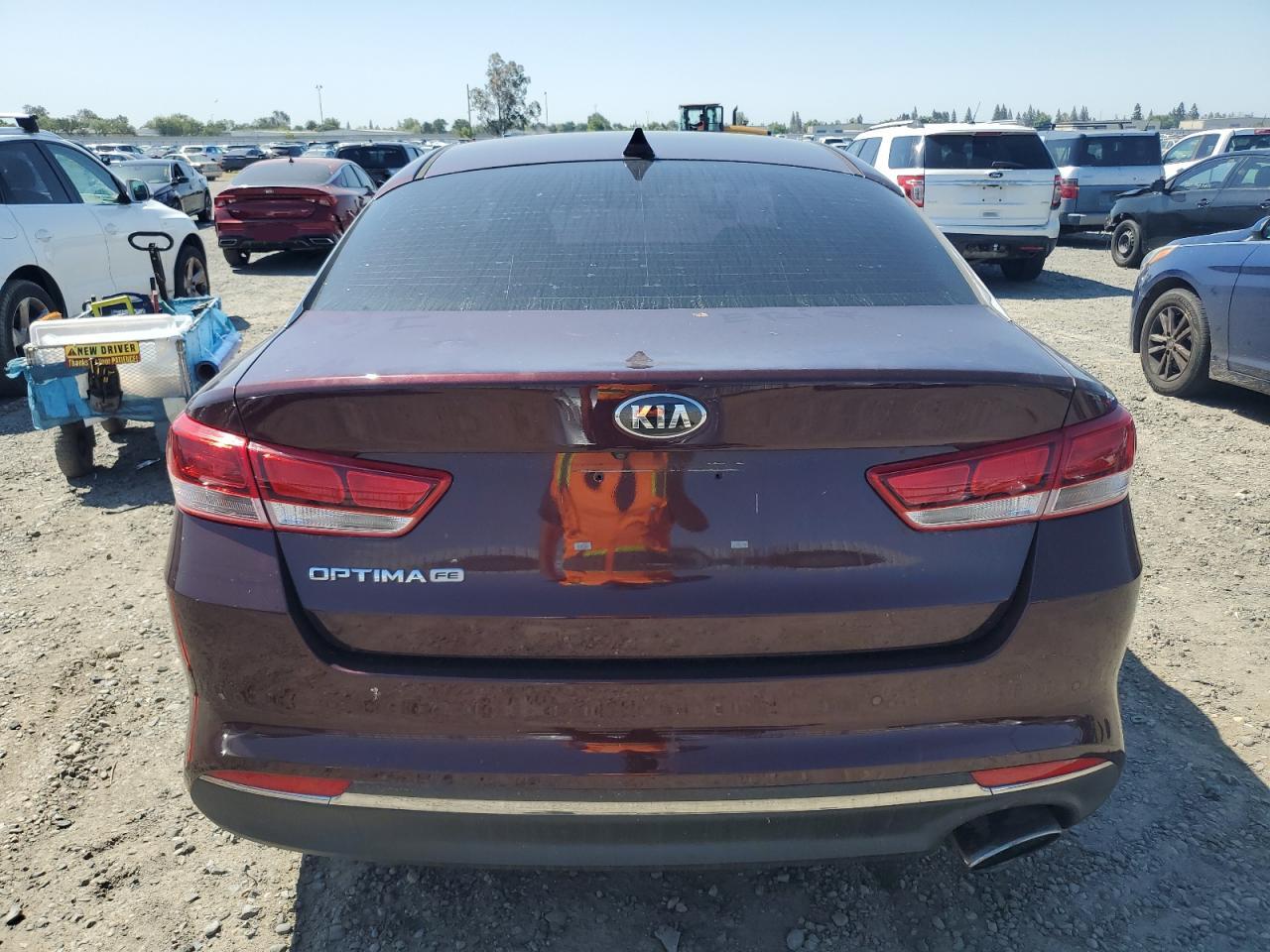 5XXGT4L3XJG195656 2018 Kia Optima Lx