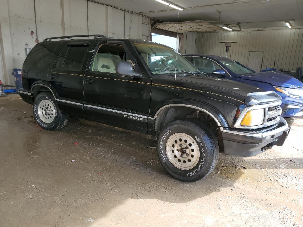 1GNDT13W2V2220550 1997 Chevrolet Blazer