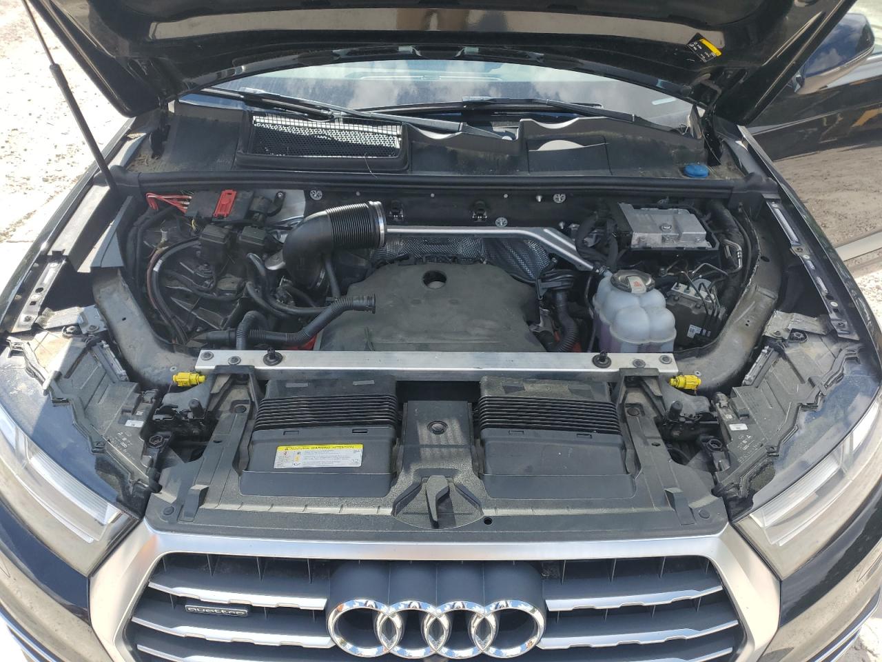 WA1LAAF75JD051566 2018 Audi Q7 Premium Plus