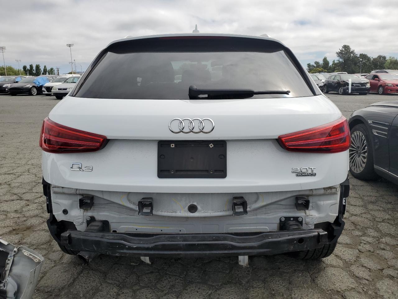 WA1GFCFSXGR004015 2016 Audi Q3 Prestige