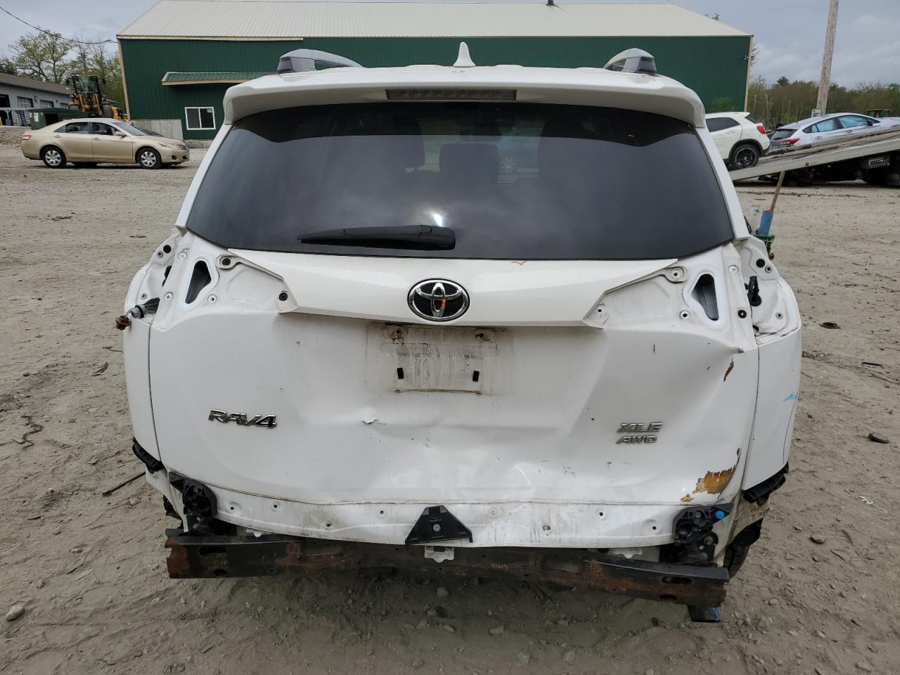 2T3RFREVXHW561702 2017 Toyota Rav4 Xle