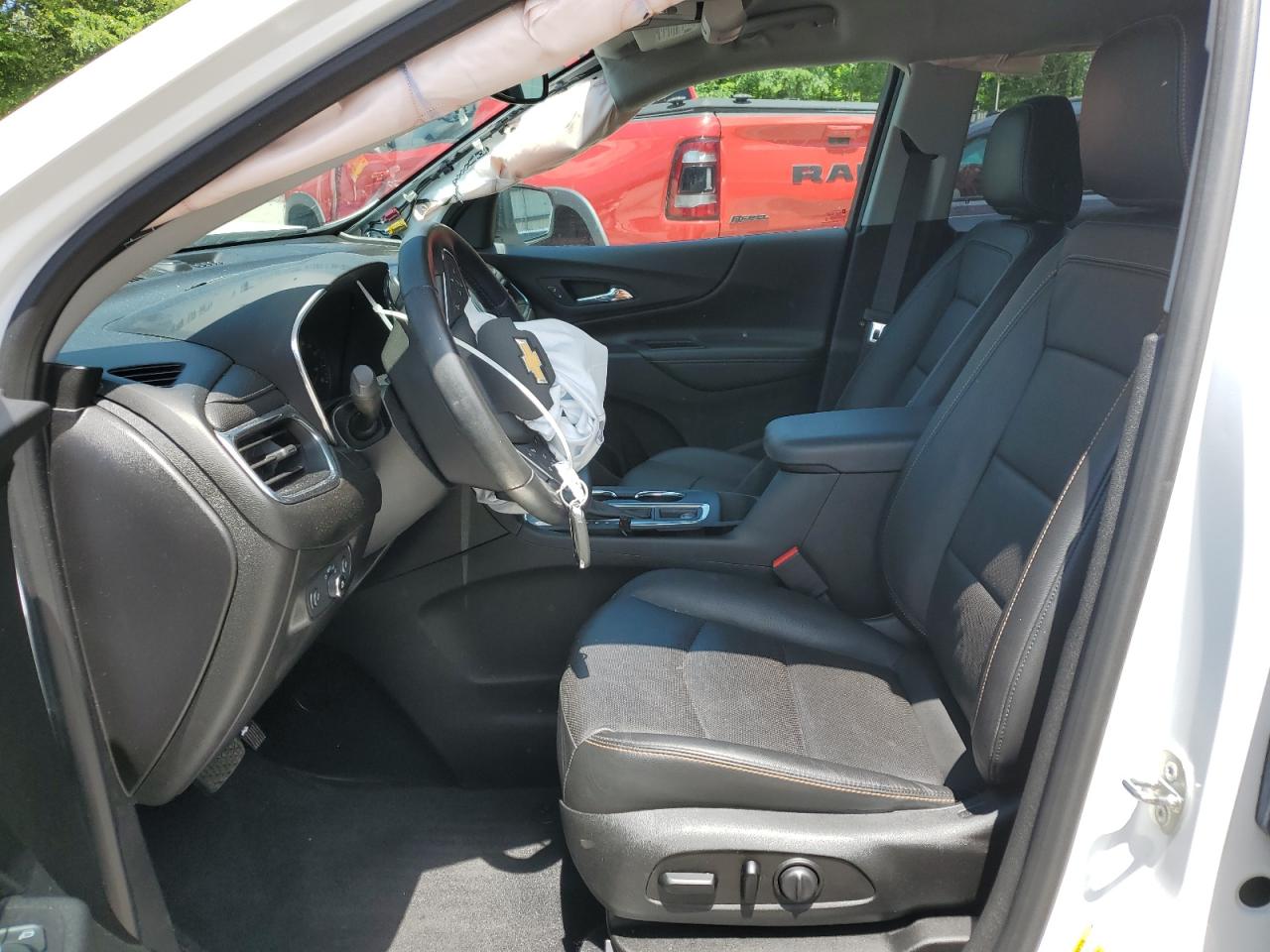 2GNAXNEV5K6235111 2019 Chevrolet Equinox Premier