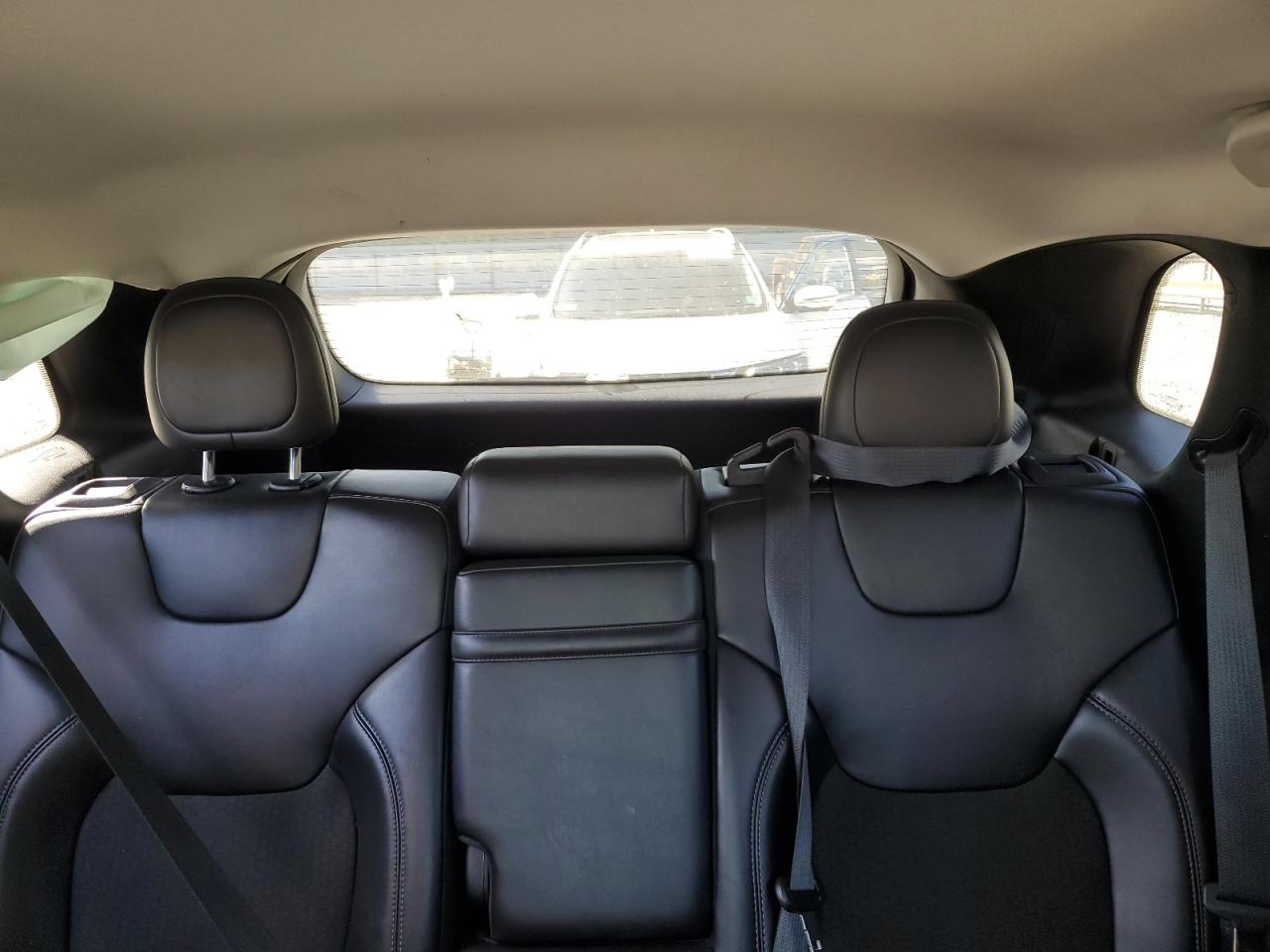 1C4PJMLB2KD228576 2019 Jeep Cherokee Latitude Plus