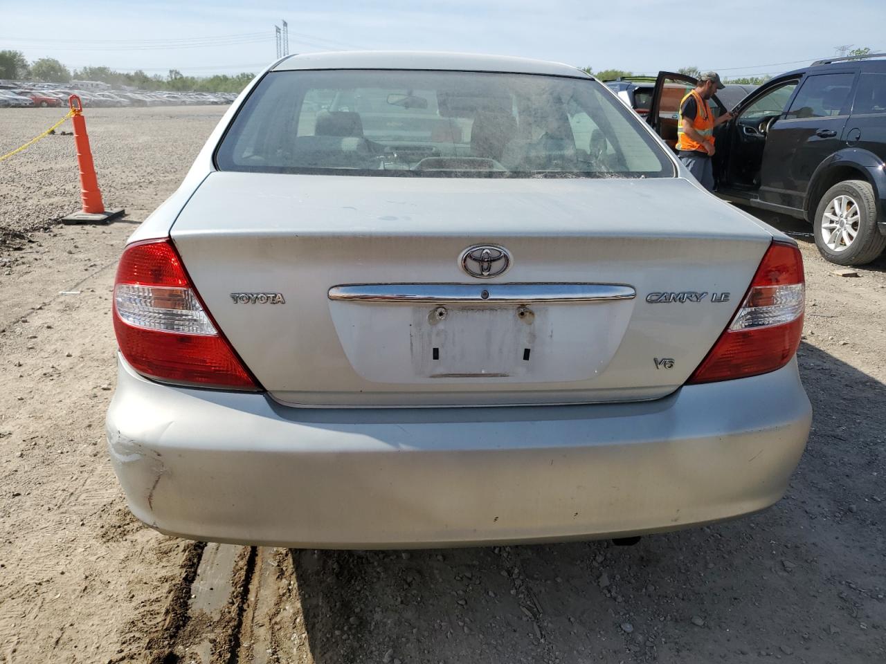 4T1BF30K72U012423 2002 Toyota Camry Le