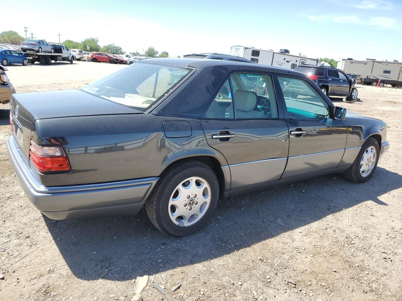 WDBEA32E7RC131899 1994 Mercedes-Benz E 320