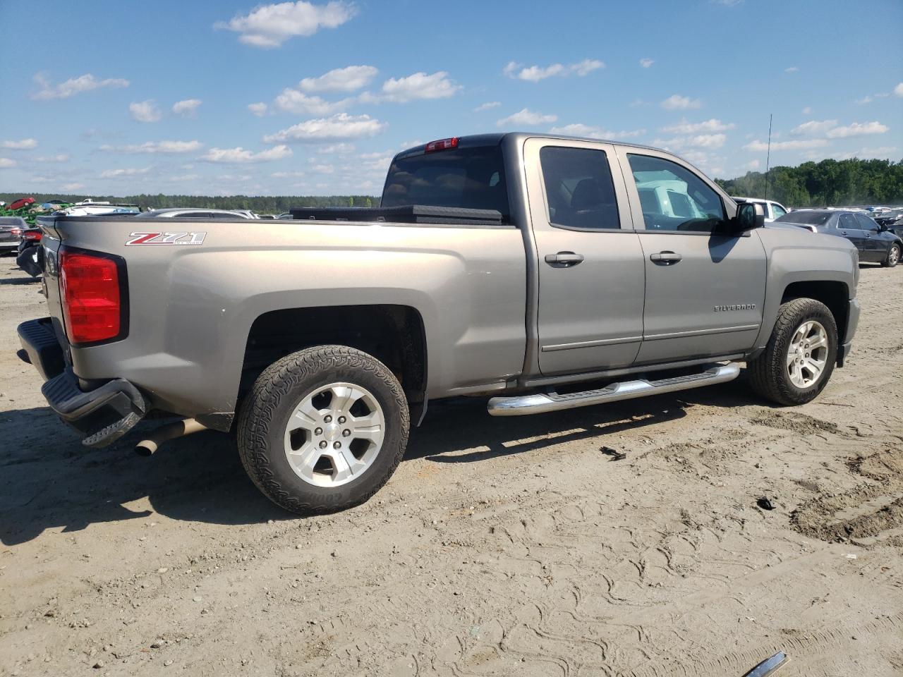 1GCVKREC7HZ165865 2017 Chevrolet Silverado K1500 Lt