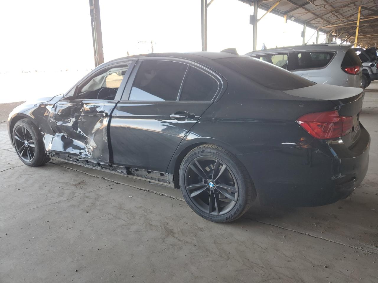 WBA8A9C59JAH13826 2018 BMW 320 I