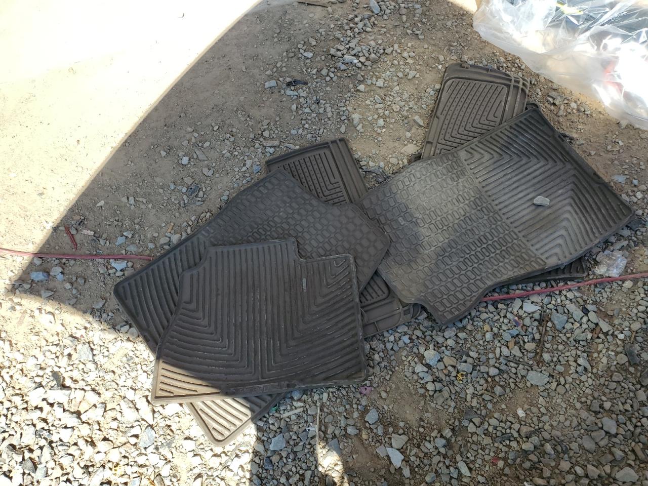 1GKS2EEF6BR396693 2011 GMC Yukon Denali