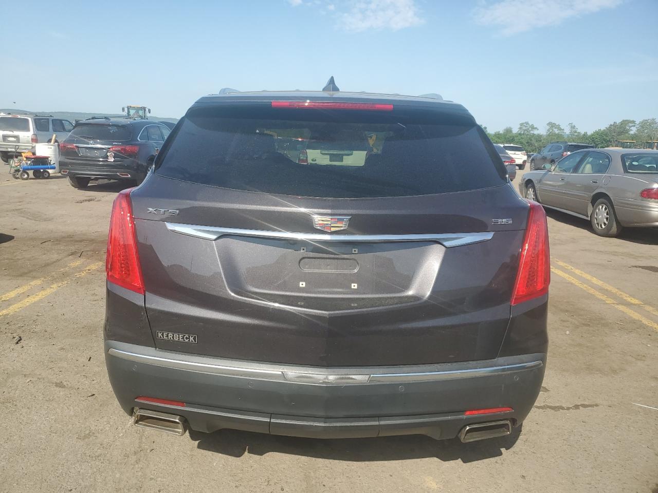 1GYKNBRS7HZ109339 2017 Cadillac Xt5 Luxury