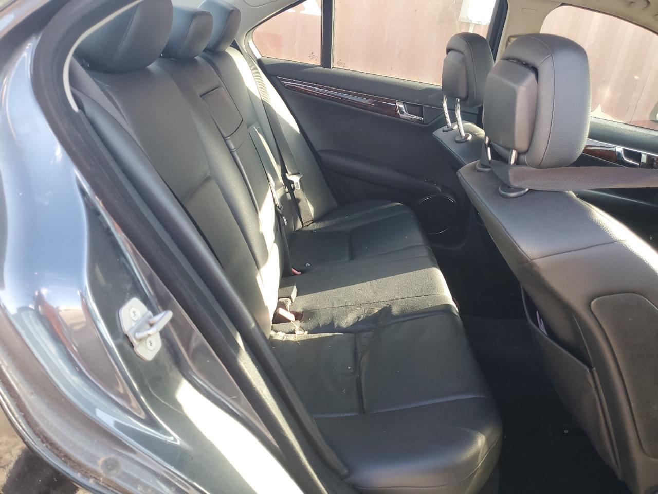 WDDGF54X69R044858 2009 Mercedes-Benz C 300