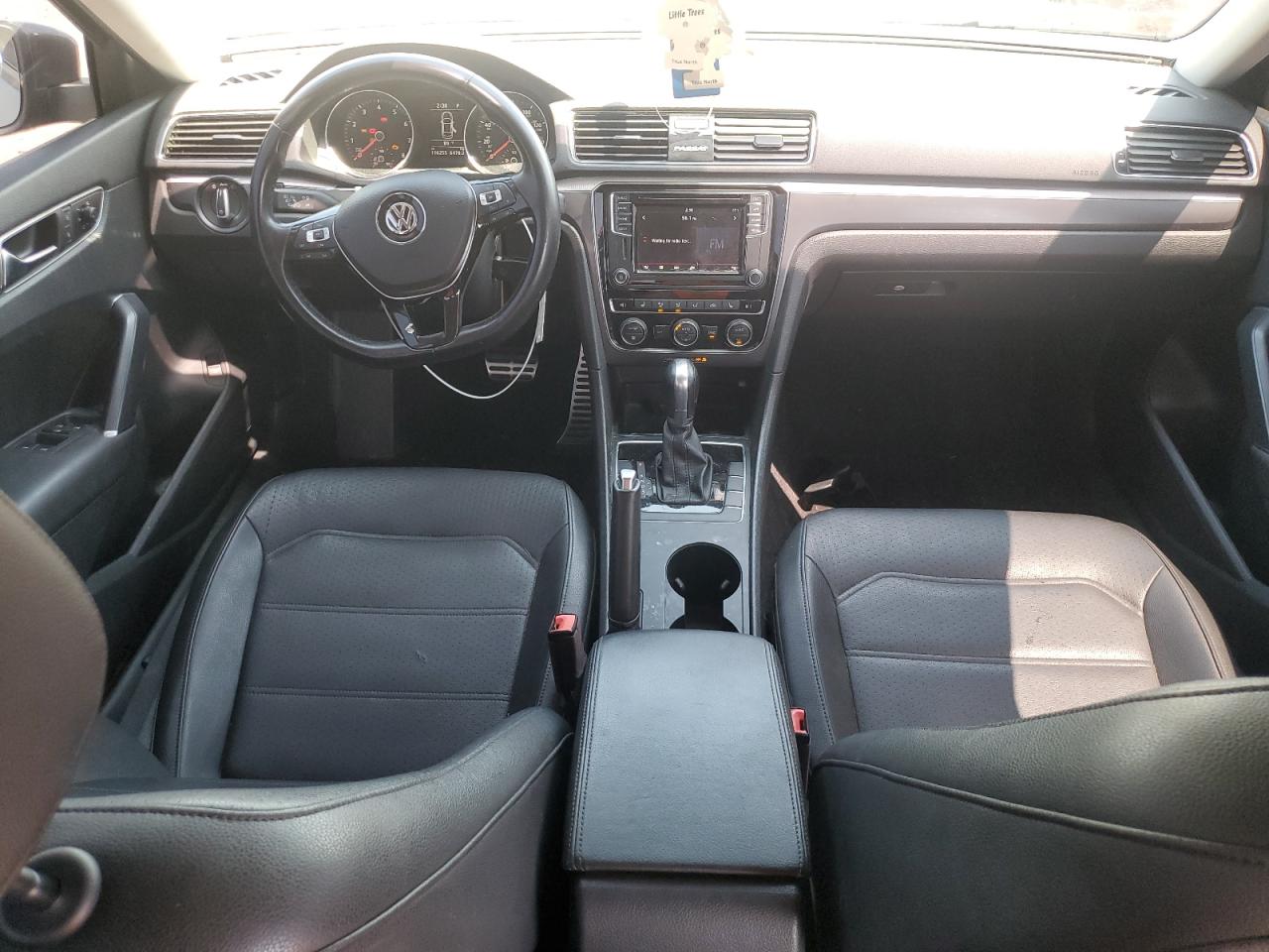 1VWAA7A39JC001647 2018 Volkswagen Passat S