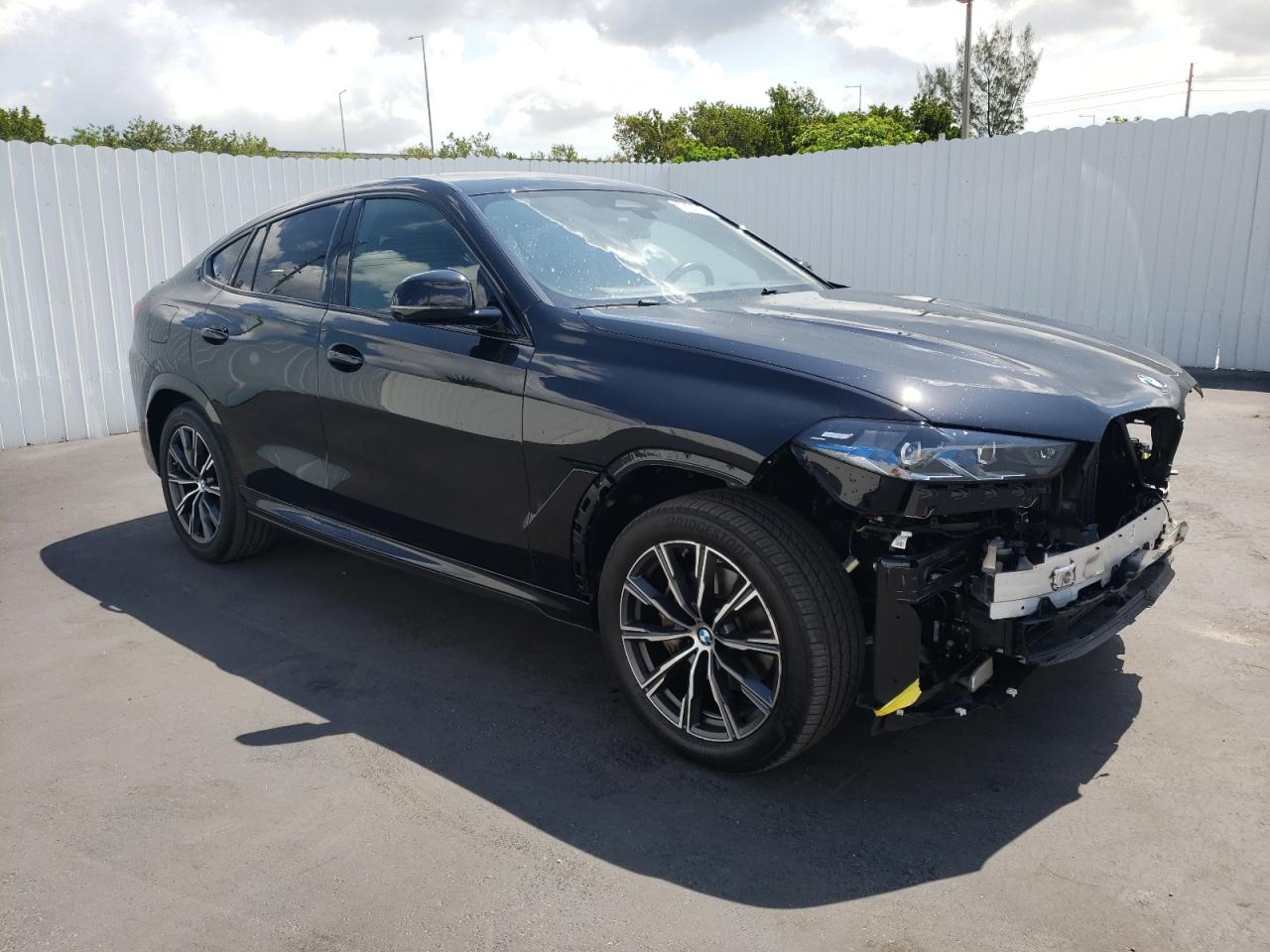 5UX33EX04R9U84981 2024 BMW X6 xDrive40I