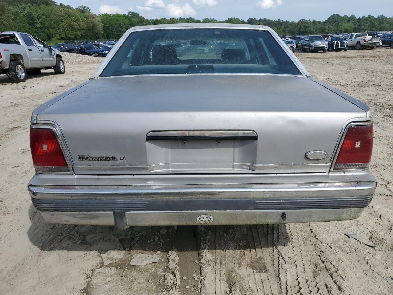 2FABP74F6JX214608 1988 Ford Crown Victoria Lx