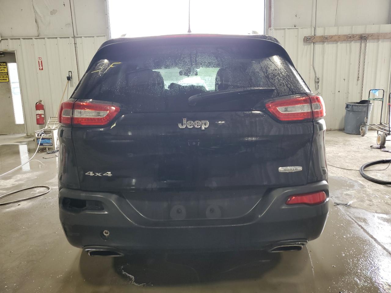 1C4PJMCS9HW575528 2017 Jeep Cherokee Latitude