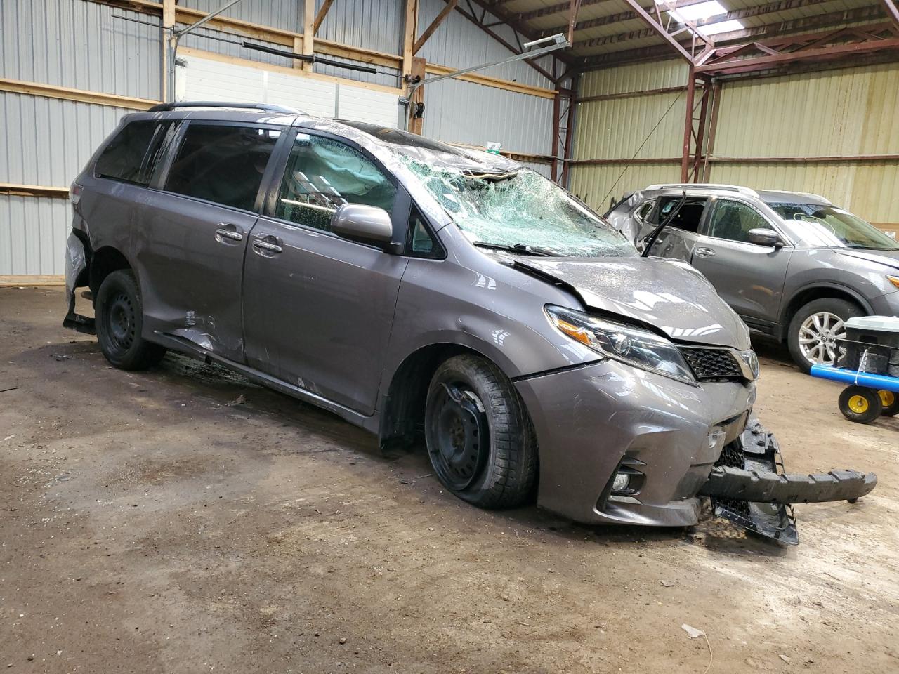 5TDXZ3DC8KS971502 2019 Toyota Sienna Se