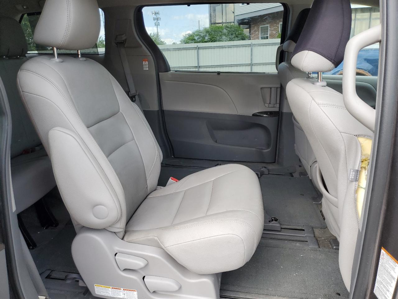 5TDYK3DC3FS635688 2015 Toyota Sienna Xle