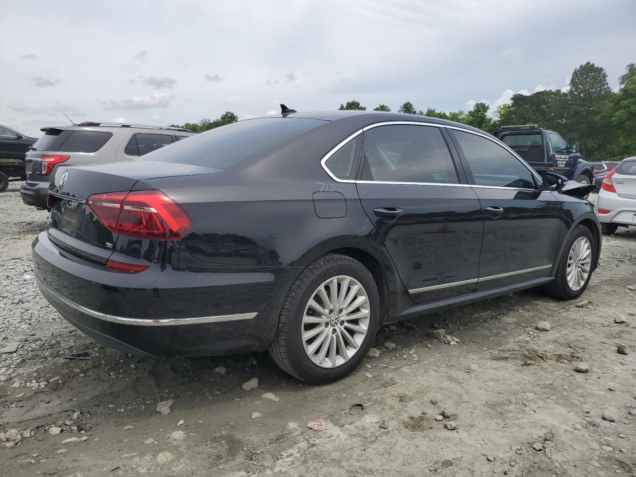 1VWBT7A37HC052377 2017 Volkswagen Passat Se