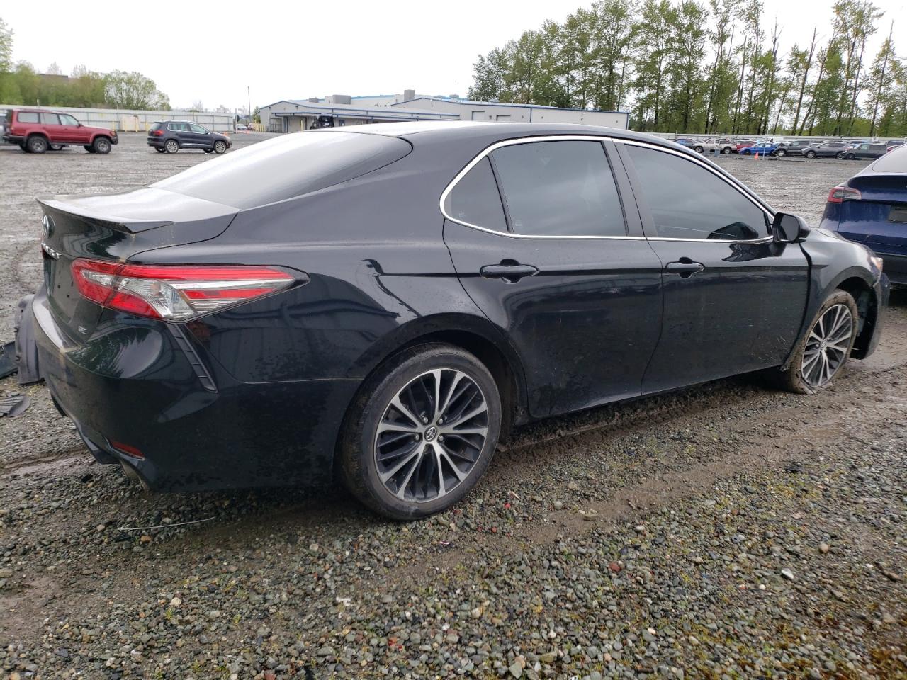 4T1B11HK4JU009324 2018 Toyota Camry L