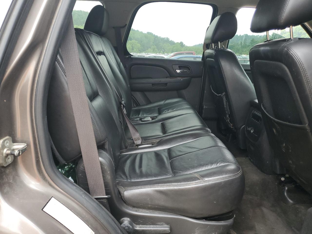 1GNSKBE09BR344018 2011 Chevrolet Tahoe K1500 Lt