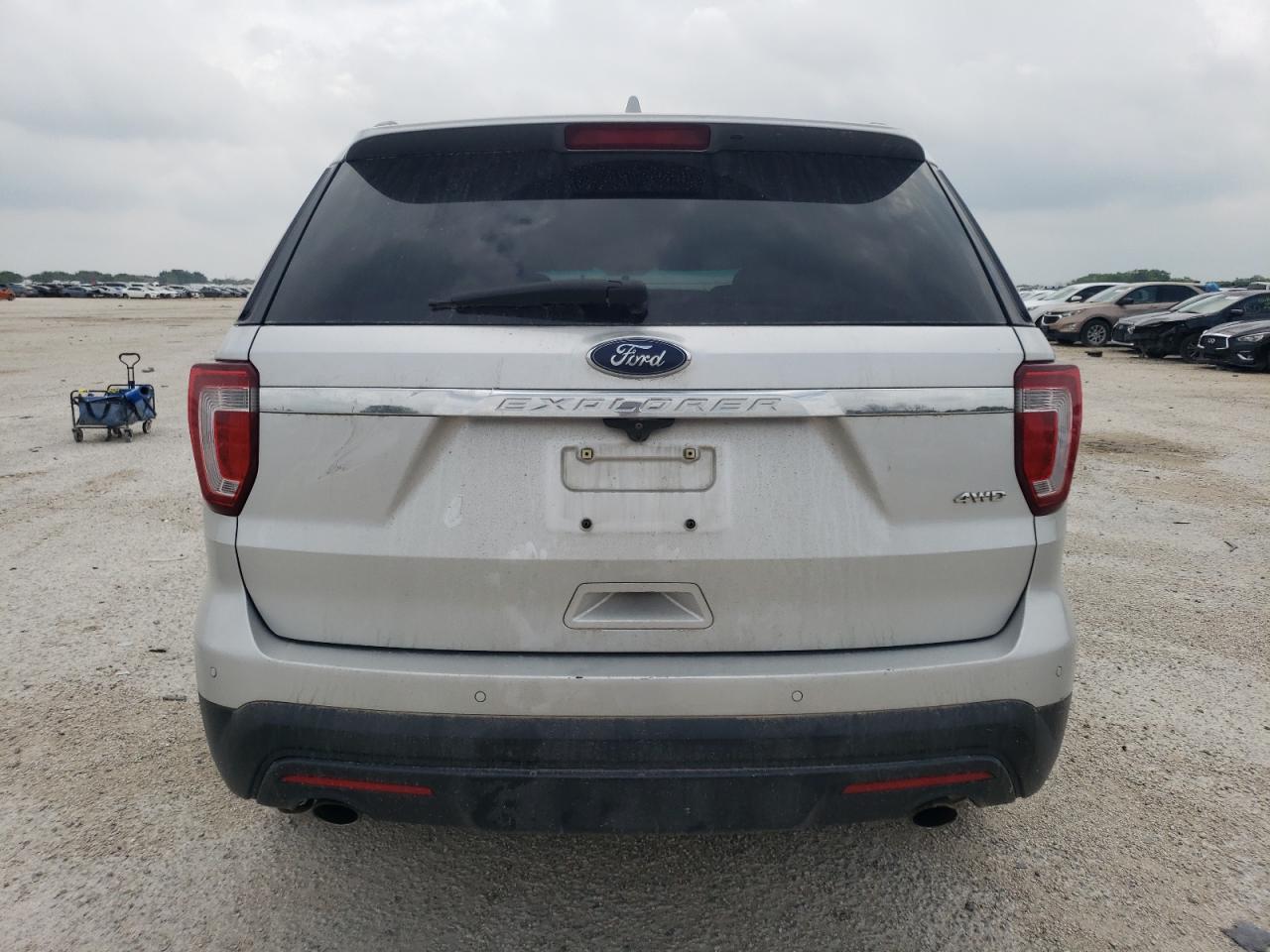 2017 Ford Explorer vin: 1FM5K8B80HGA88838