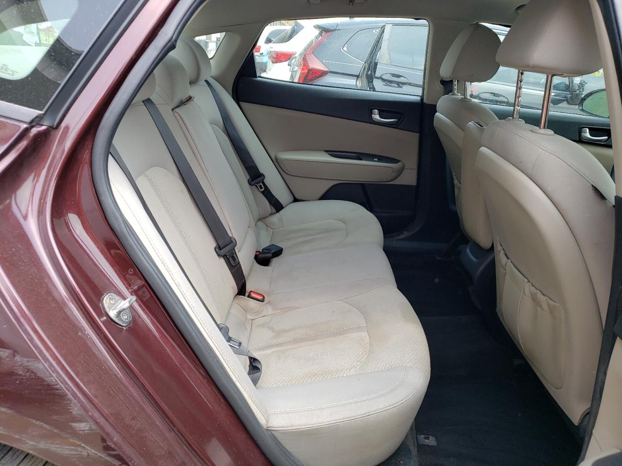 5XXGT4L32JG261133 2018 Kia Optima Lx