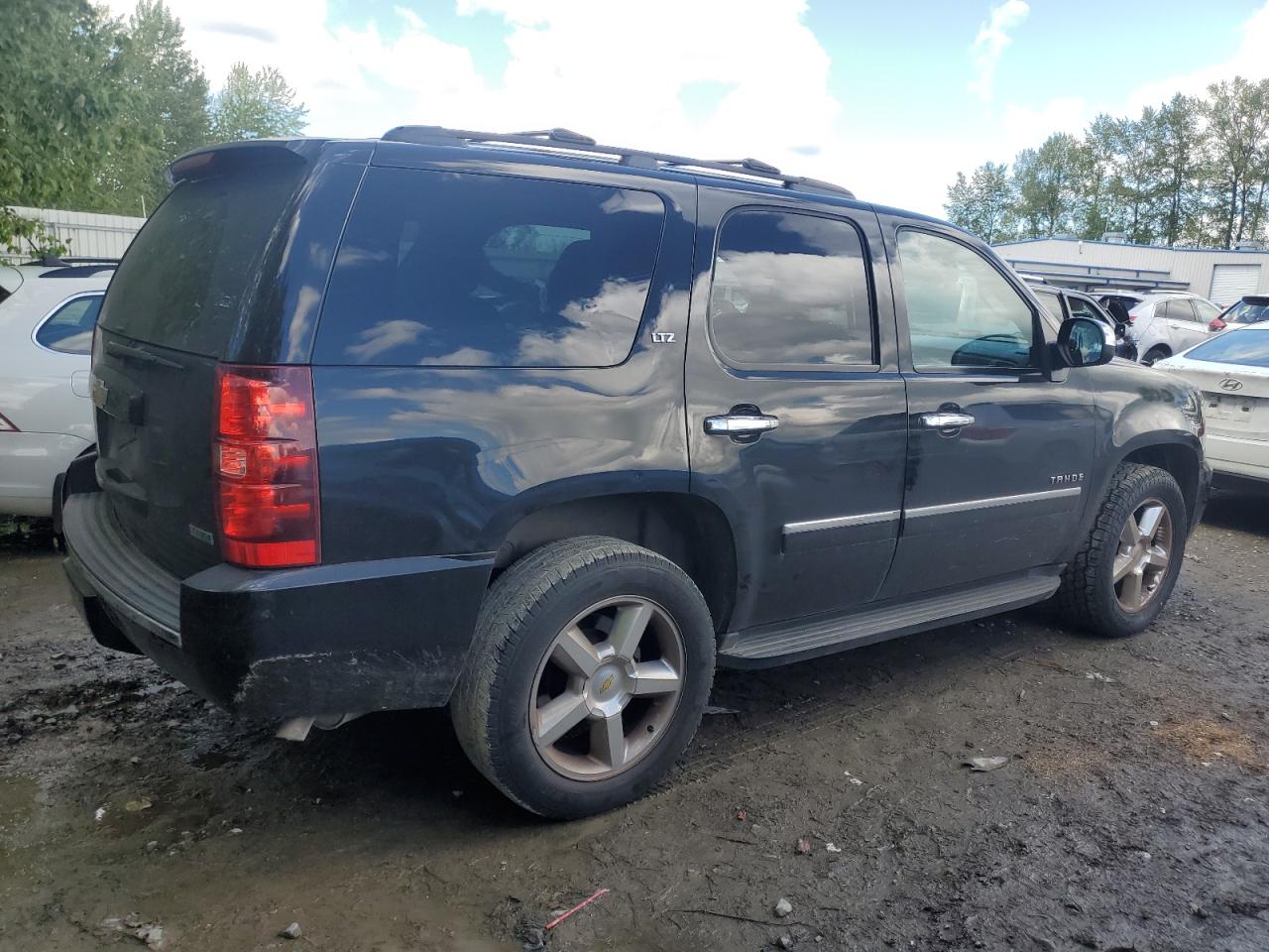 1GNSKCE00BR131917 2011 Chevrolet Tahoe K1500 Ltz