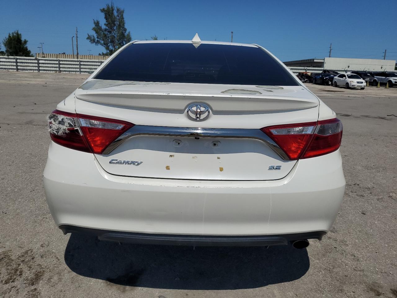 4T1BF1FK2FU065547 2015 Toyota Camry Le