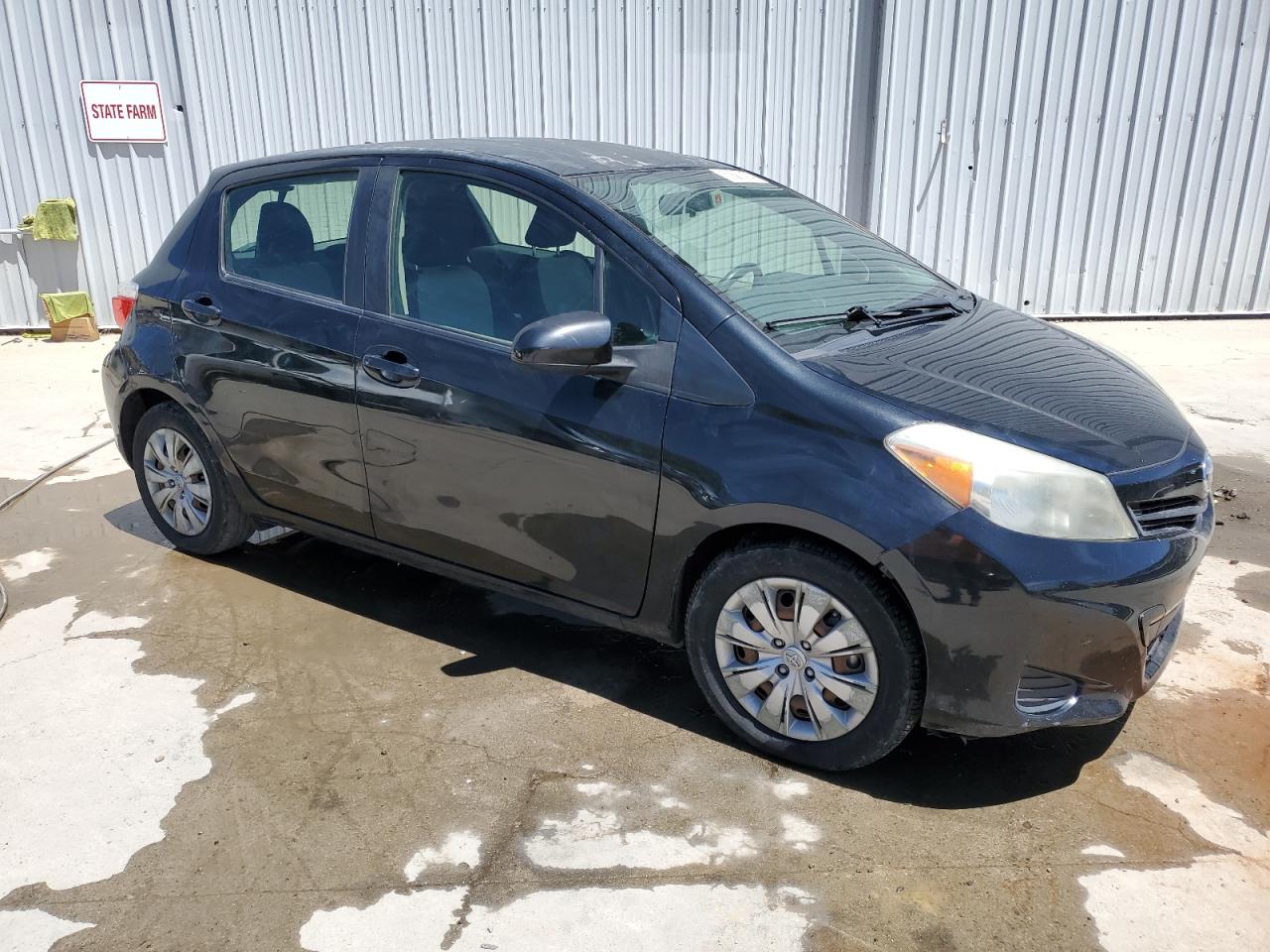 JTDKTUD38DD559483 2013 Toyota Yaris