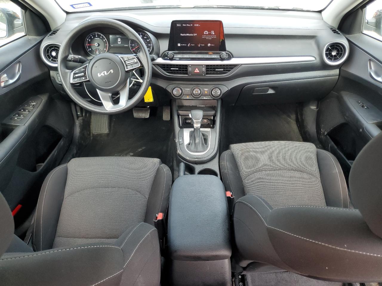 3KPF24AD2RE701074 2024 Kia Forte Lx