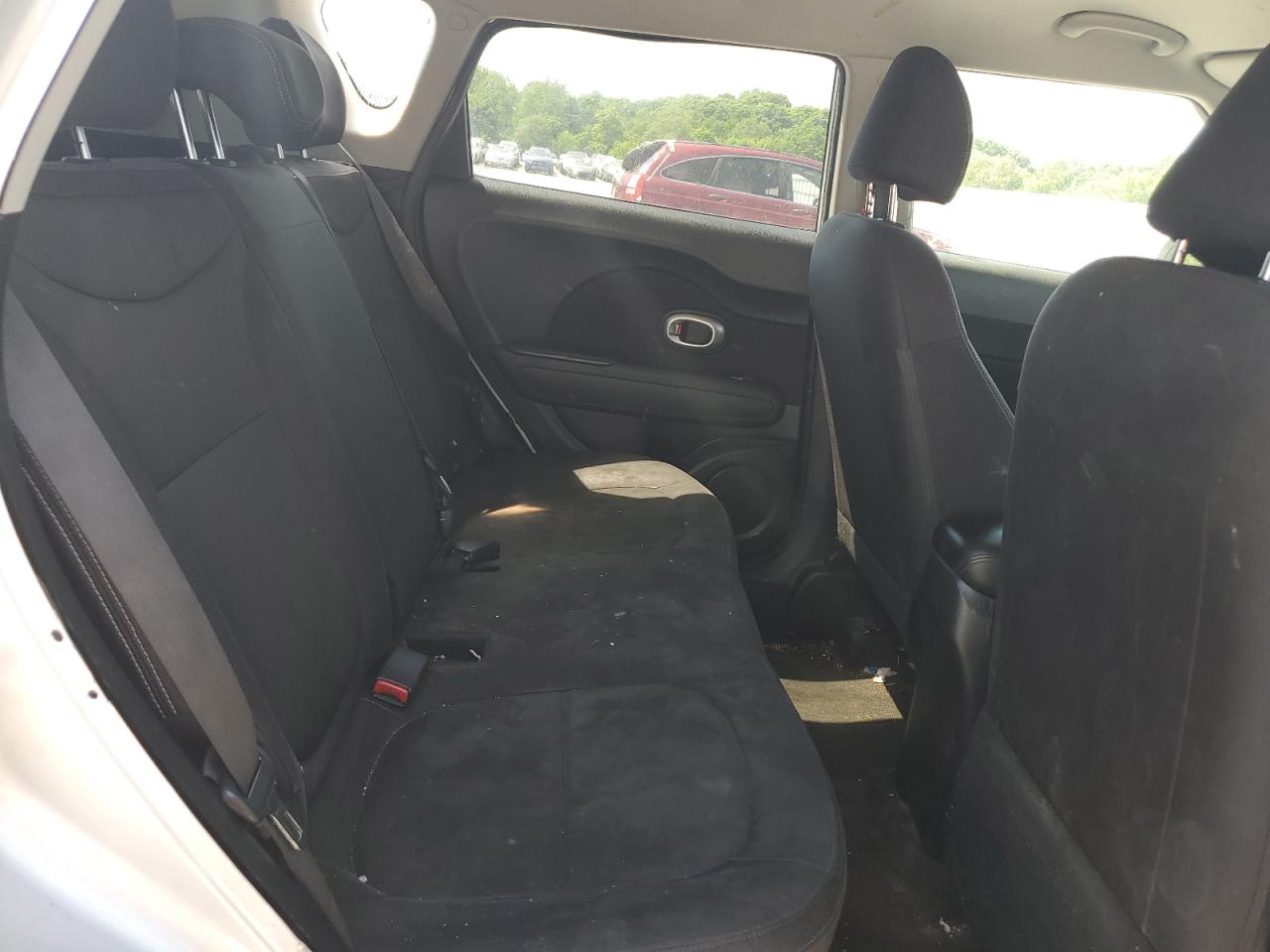 KNDJN2A29J7515587 2018 Kia Soul