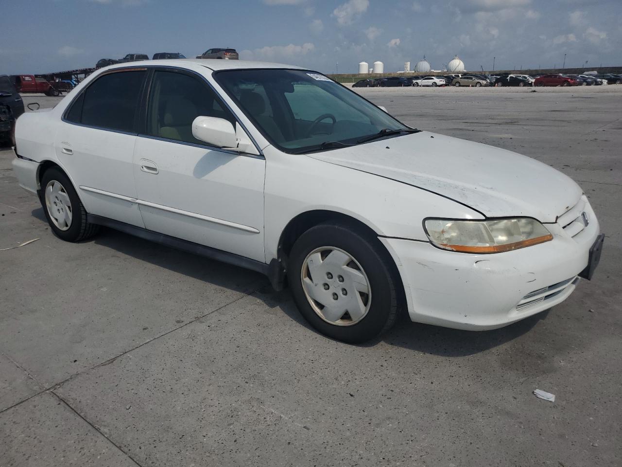 1HGCG16492A035935 2002 Honda Accord Lx