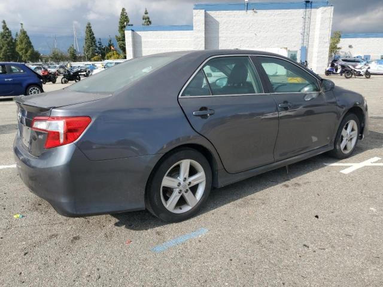 4T1BF1FK8DU233852 2013 Toyota Camry L