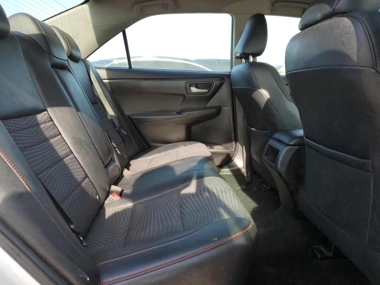 4T1BF1FKXFU001644 2015 Toyota Camry Le