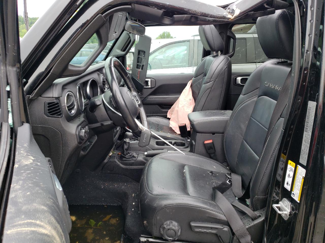 1C4HJXEN2KW512176 2019 Jeep Wrangler Unlimited Sahara