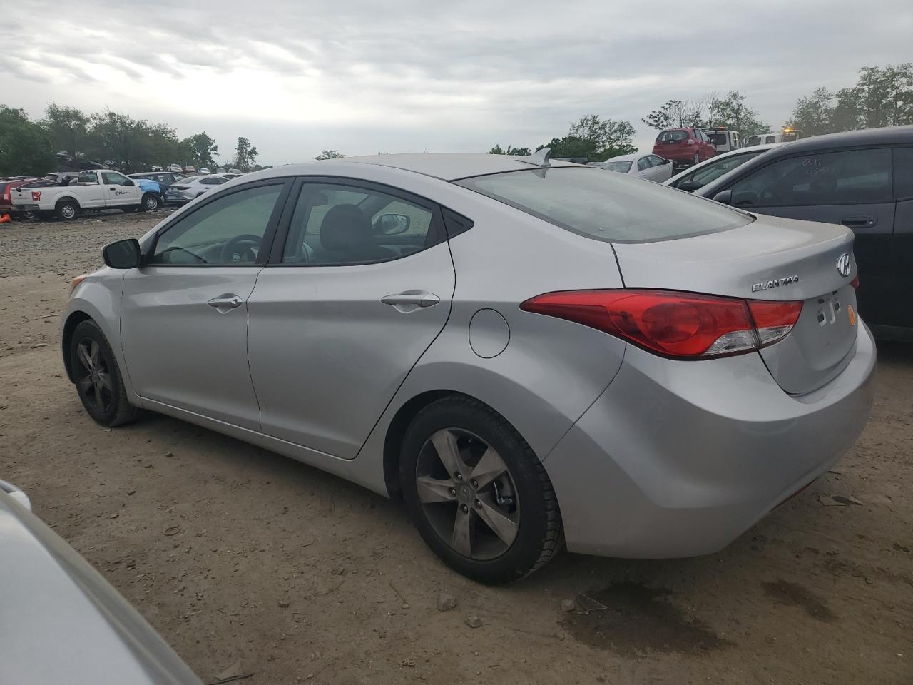 KMHDH4AE5DU888413 2013 Hyundai Elantra Gls