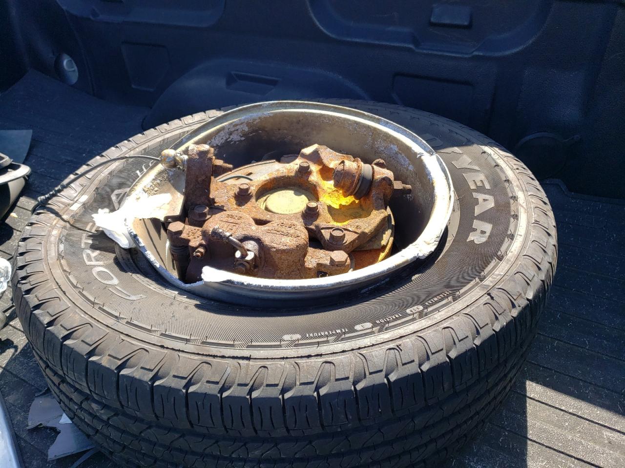 1GCRCSE07BZ421232 2011 Chevrolet Silverado C1500 Lt